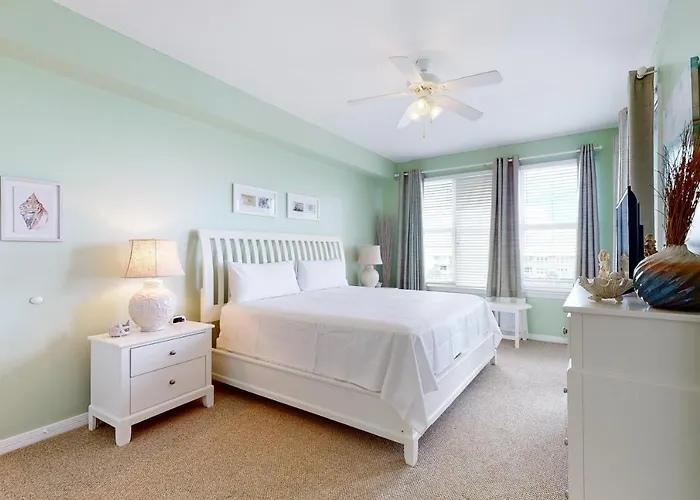 Navy Cove Harbor 1306 Apartment